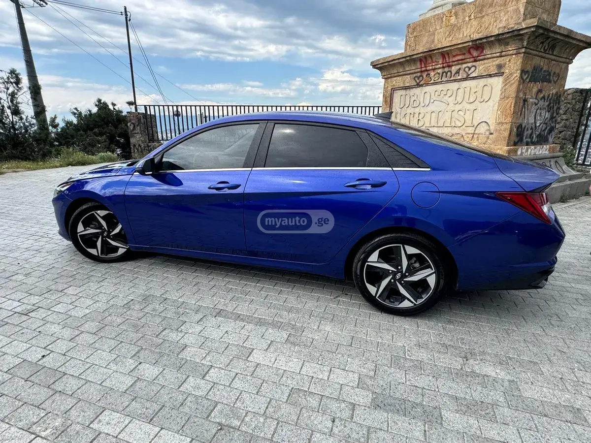 Hyundai Elantra 2022 — photo 2