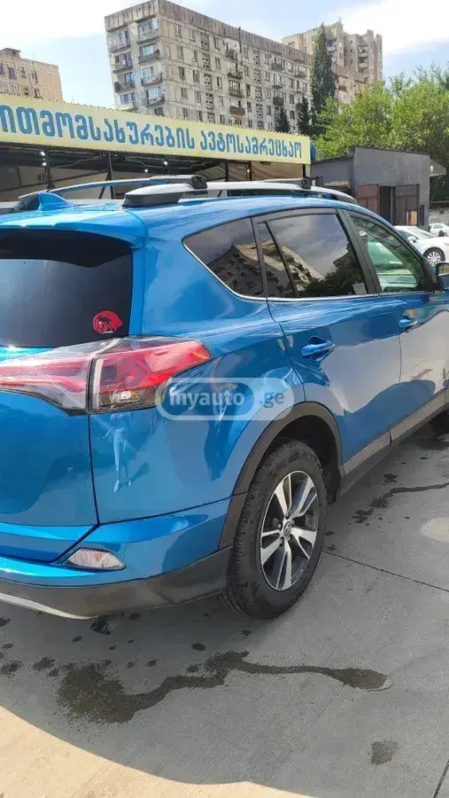 Toyota RAV4 2016 — photo 2