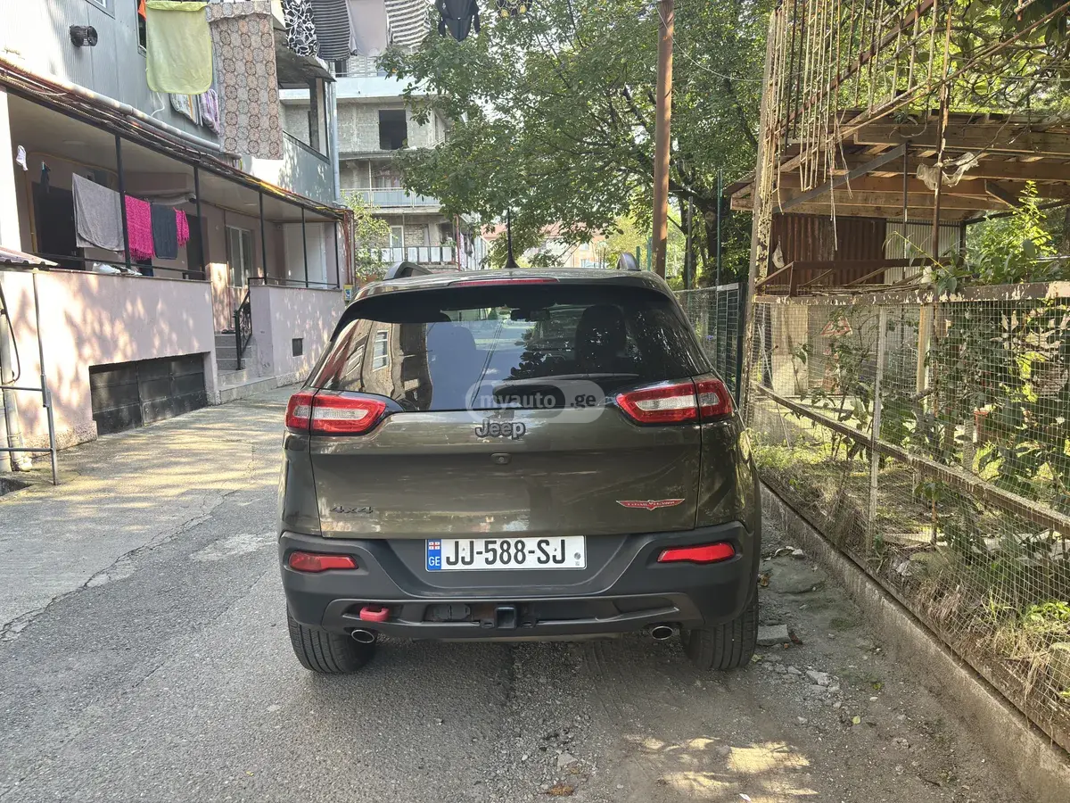 Jeep Cherokee 2015 — photo 2