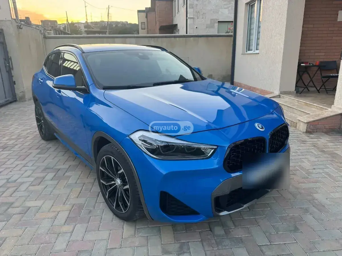 BMW X2