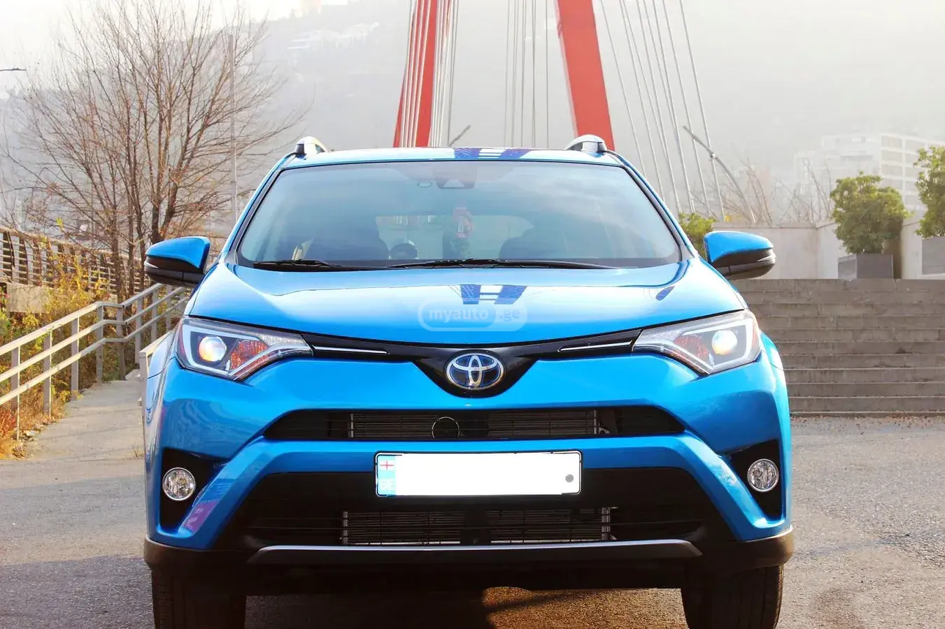 Toyota RAV4 2017 — photo 2