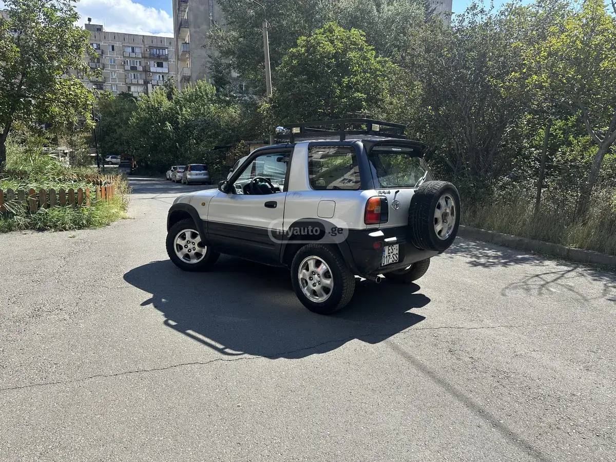 Toyota RAV4 1997 — photo 2
