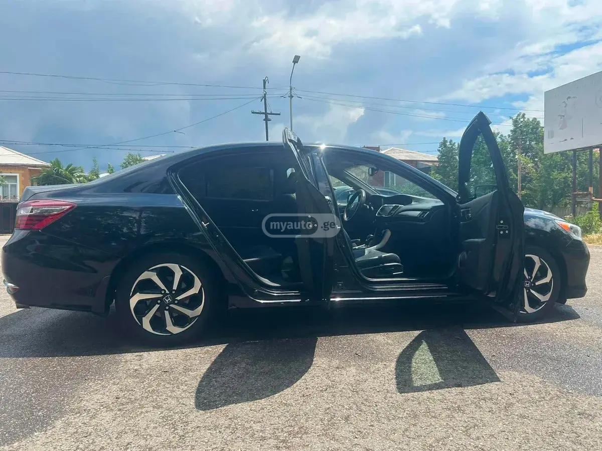 Honda Accord 2016 — photo 2