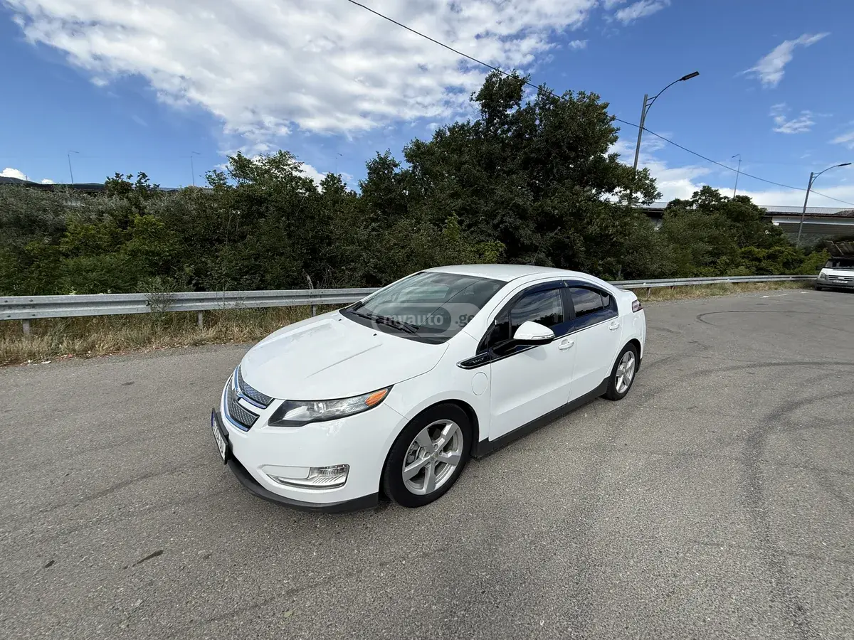 Chevrolet Volt 2013 — photo 2