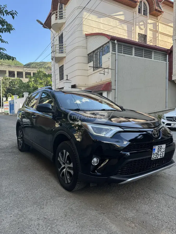 Toyota RAV4 2017 — photo 2
