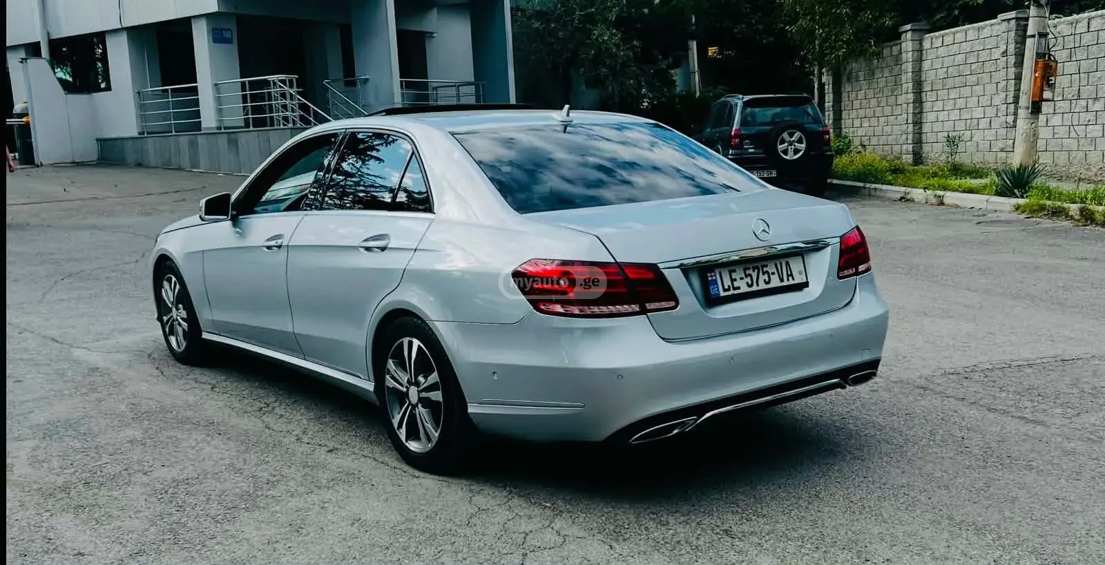 Mercedes-Benz E 220 2013 — photo 2