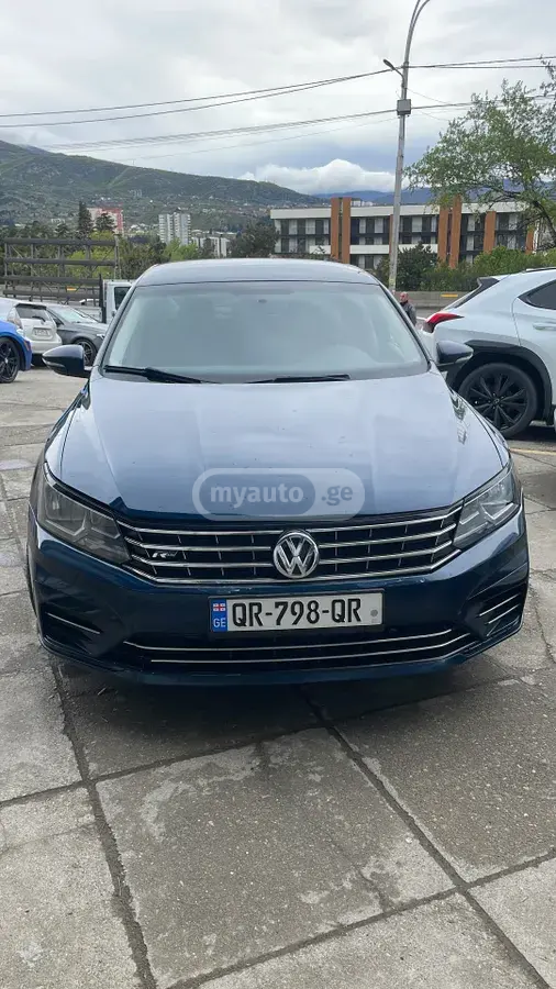 Volkswagen Passat 2018 — photo 2