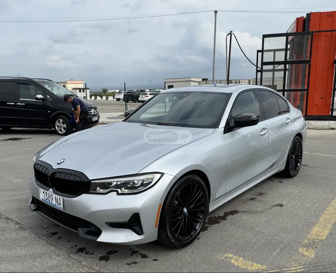 BMW 330