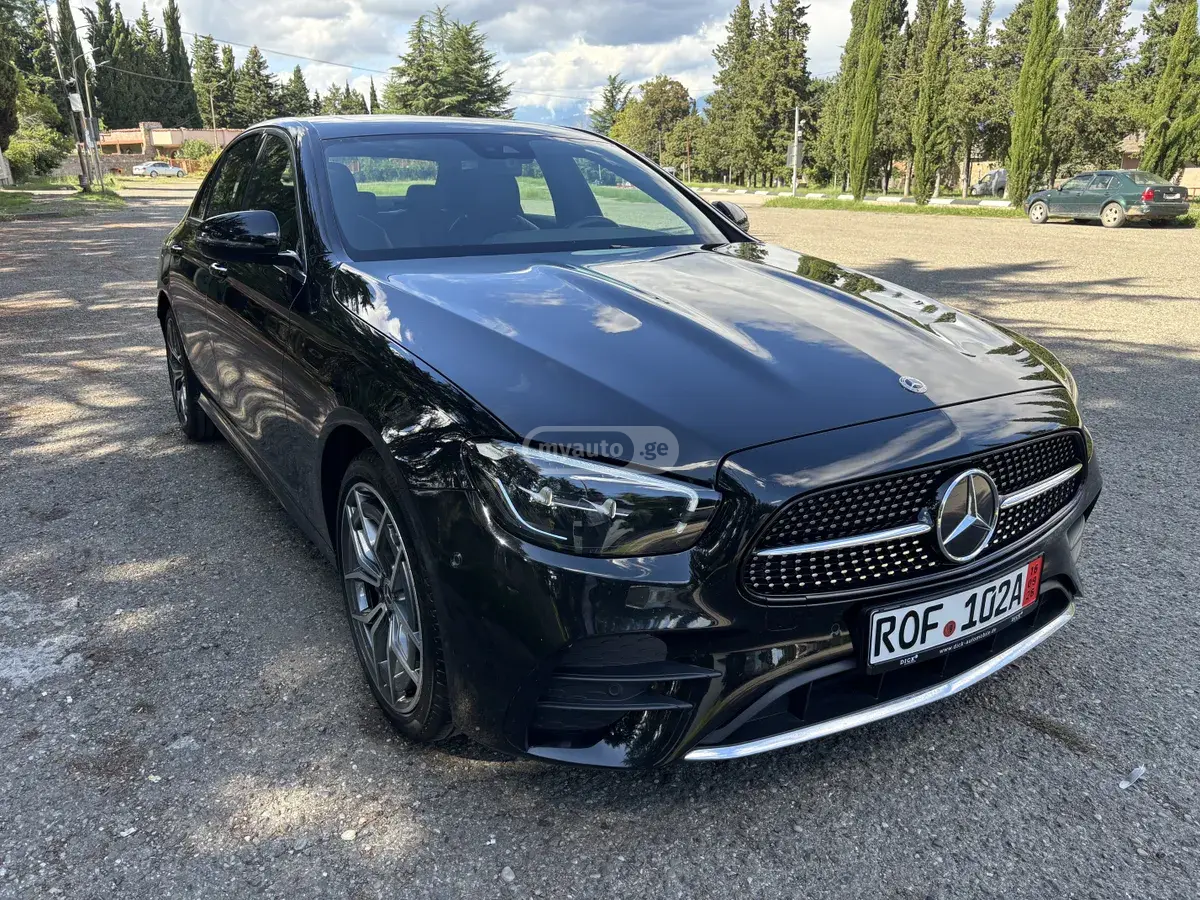 Mercedes-Benz E 200 2022 — photo 2