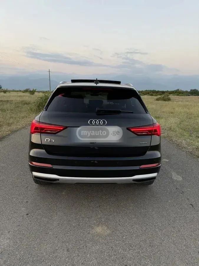 Audi Q3 2020 — photo 2