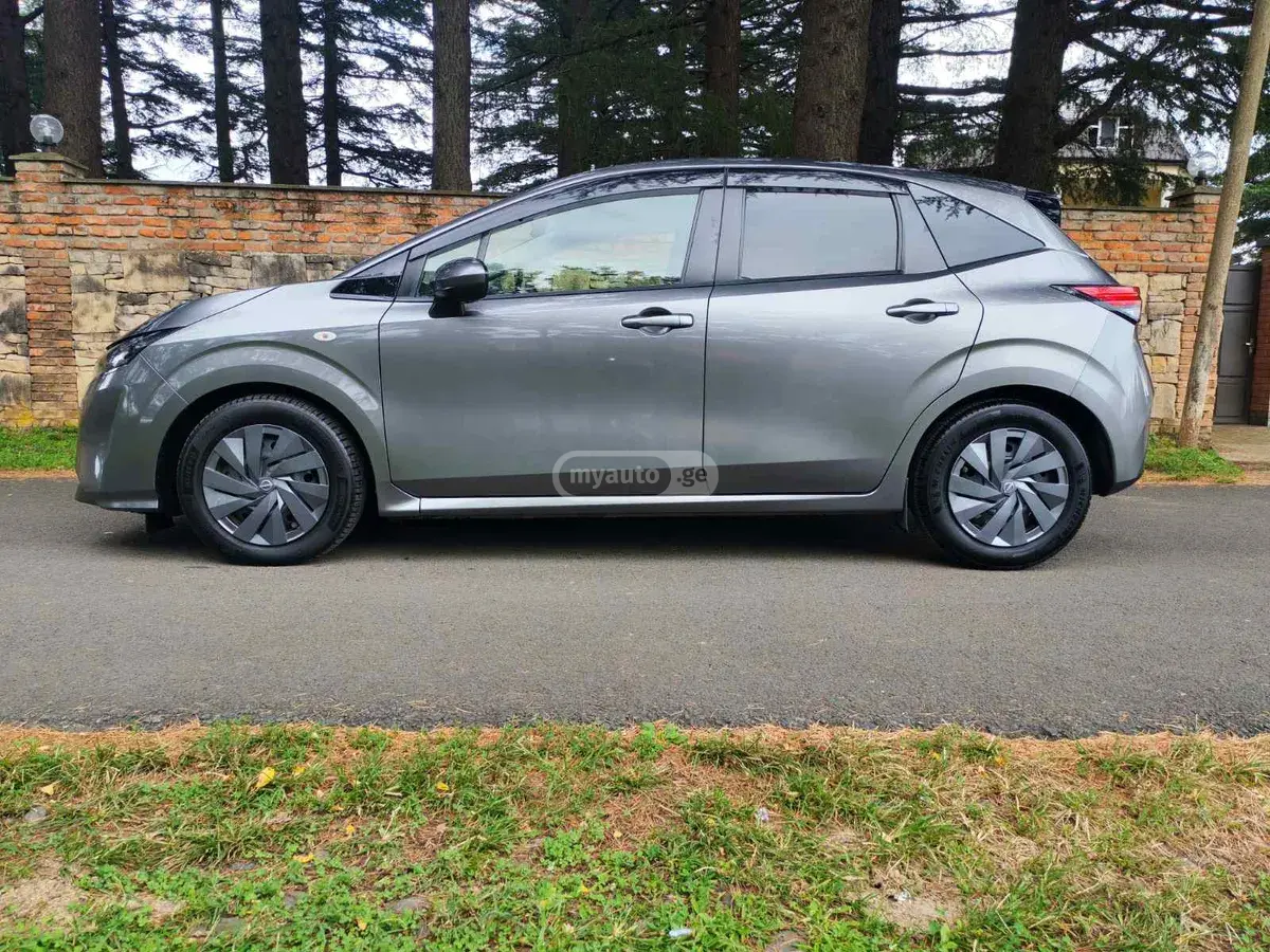 Nissan Note 2021 — photo 2