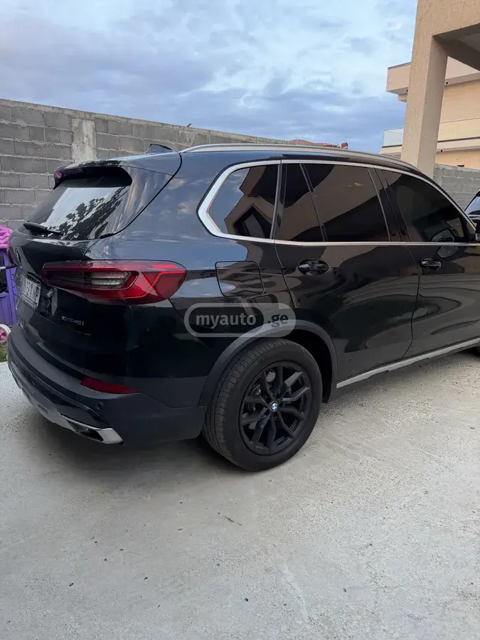 BMW X5 2019 — photo 2
