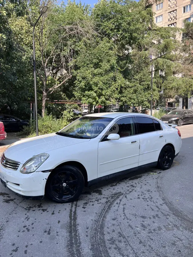 Nissan Skyline 2001 — photo 2