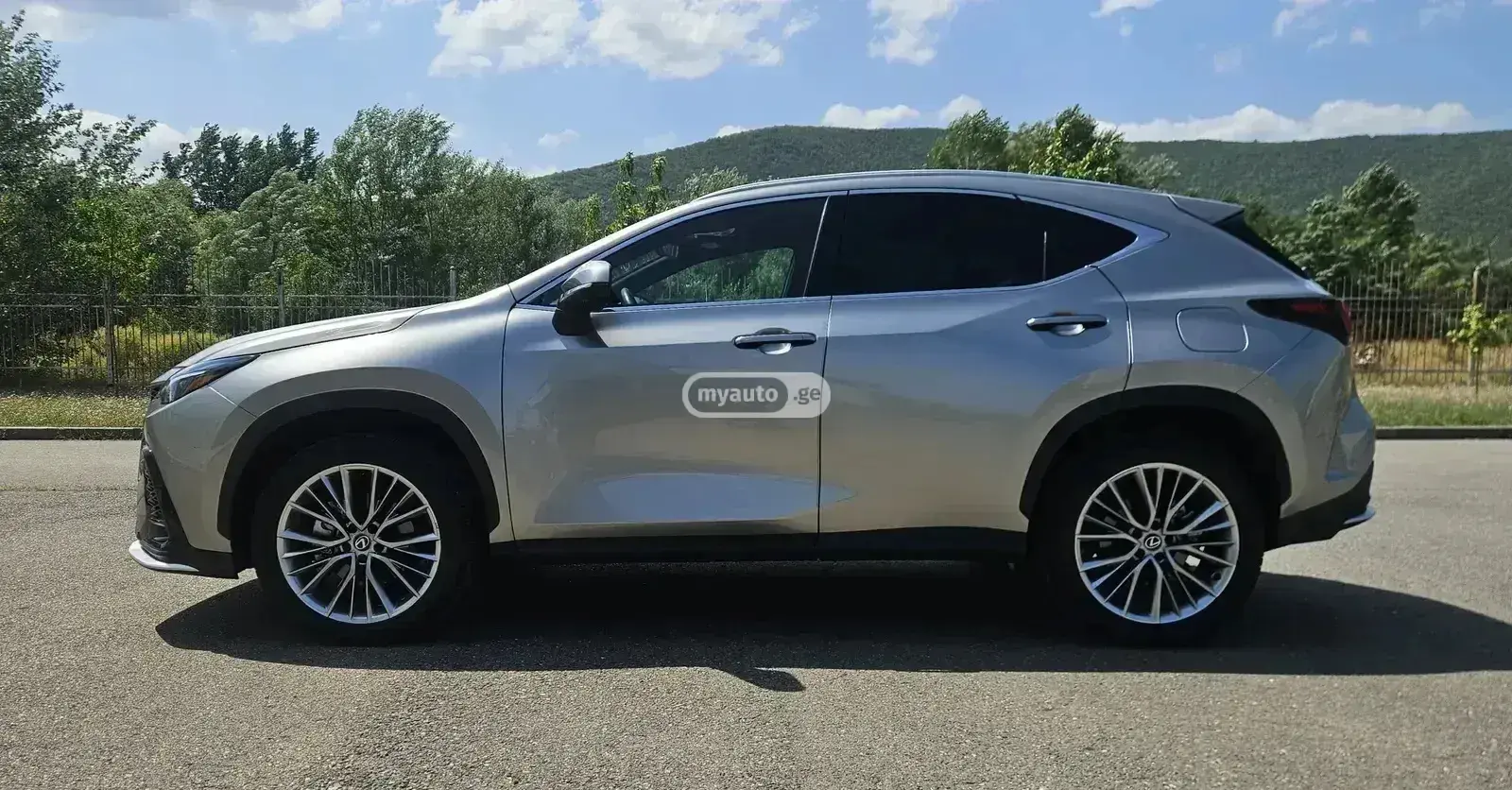 Lexus NX 350 2025 — photo 2