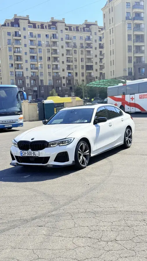 BMW 330 2021 — photo 2