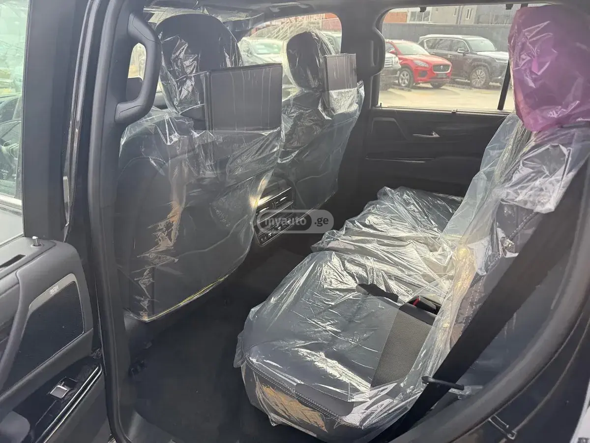 Lexus LX 600 2026 — photo 2