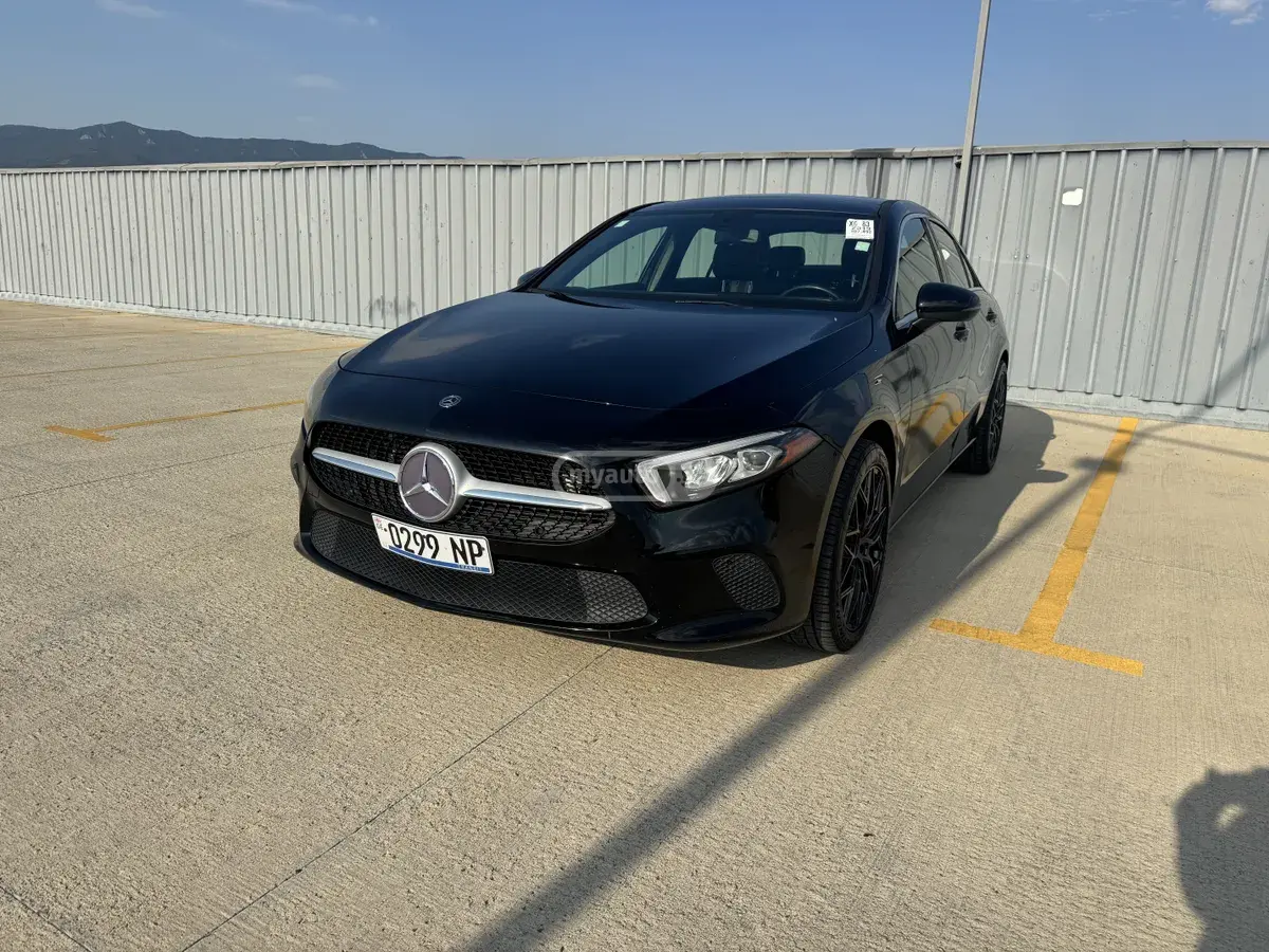 Mercedes-Benz A 200 2019 — photo 2