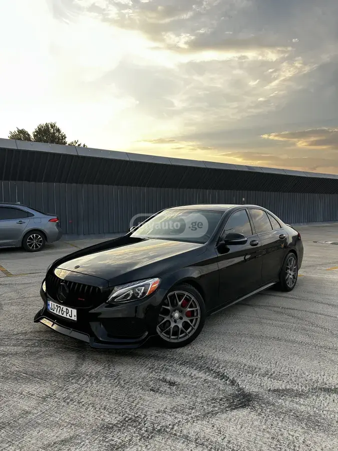 Mercedes-Benz C 300 2017 — photo 2