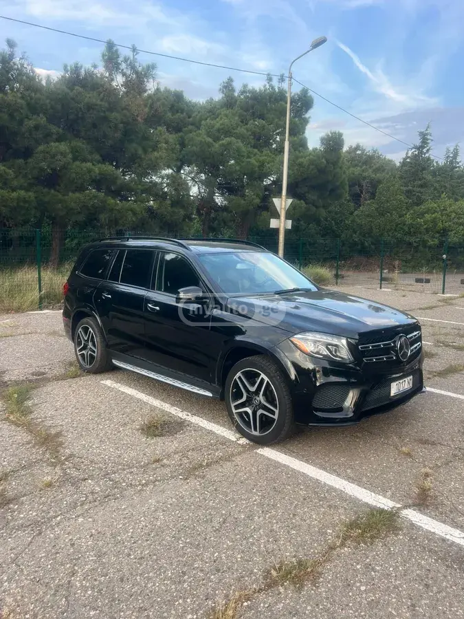 Mercedes-Benz GLS 550