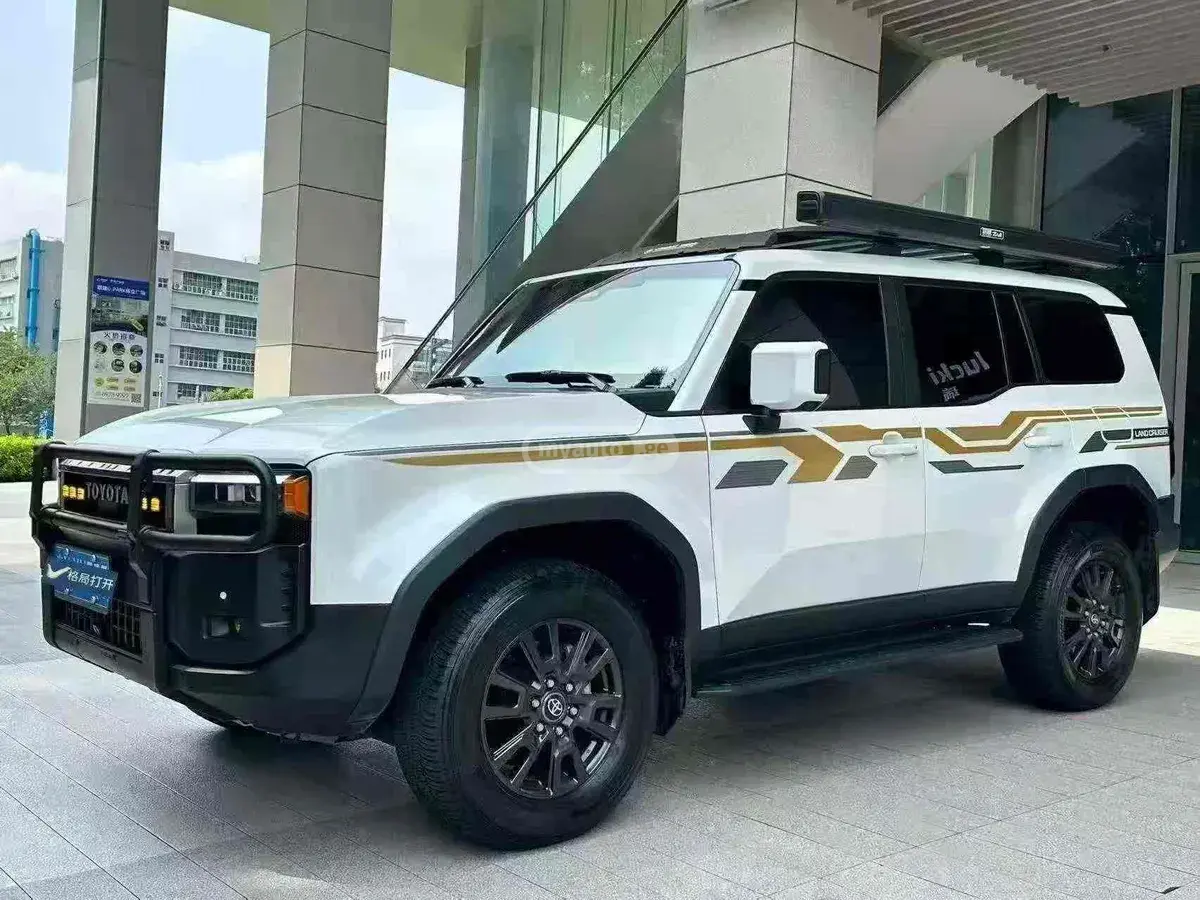 Toyota Land Cruiser Prado 2025 — photo 2