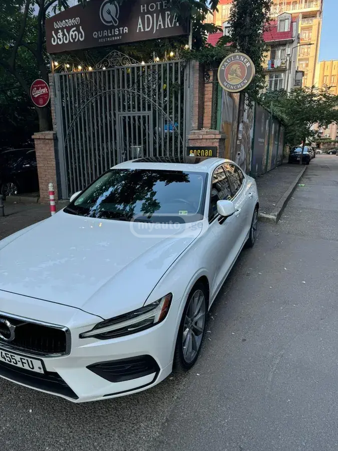 Volvo S60 2019 — photo 2