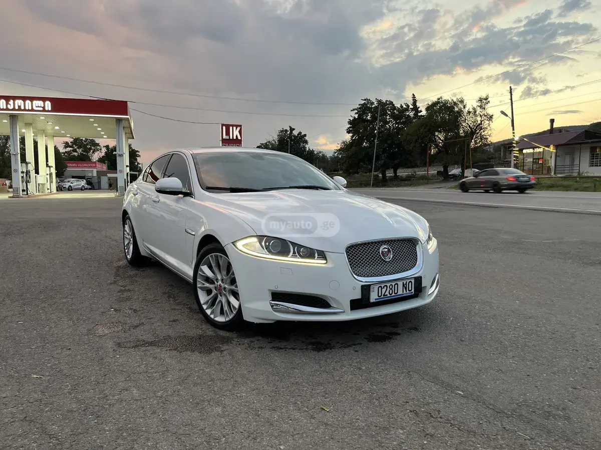 Jaguar XF