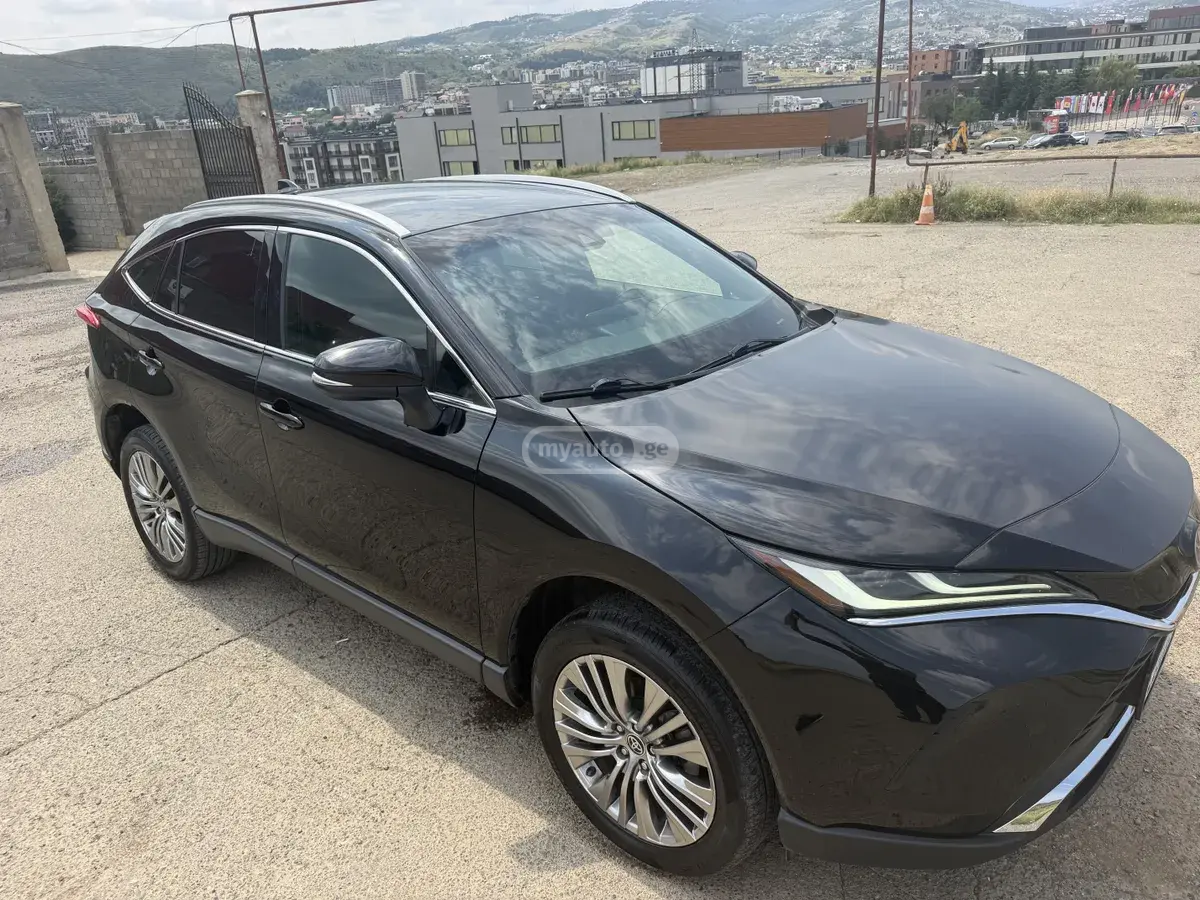Toyota Venza 2022 — photo 2