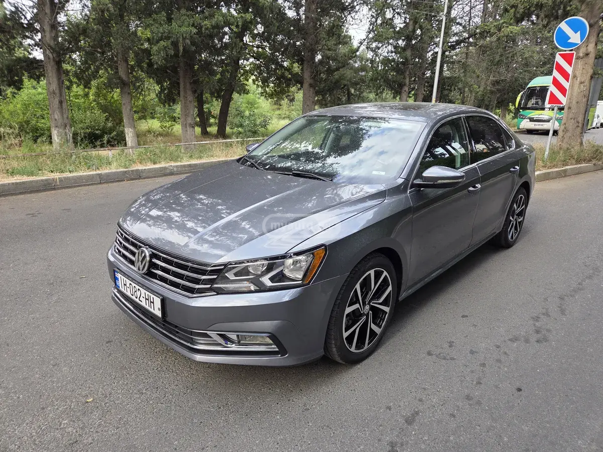 Volkswagen Passat 2017 — photo 2