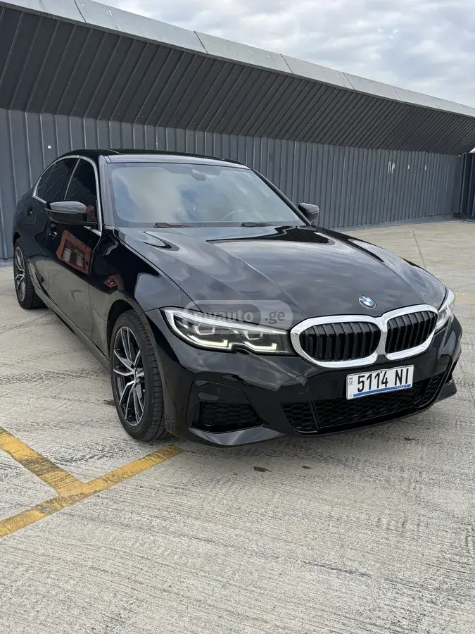 BMW 330