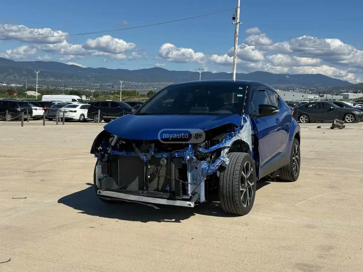 Toyota C-HR 2020 — photo 2