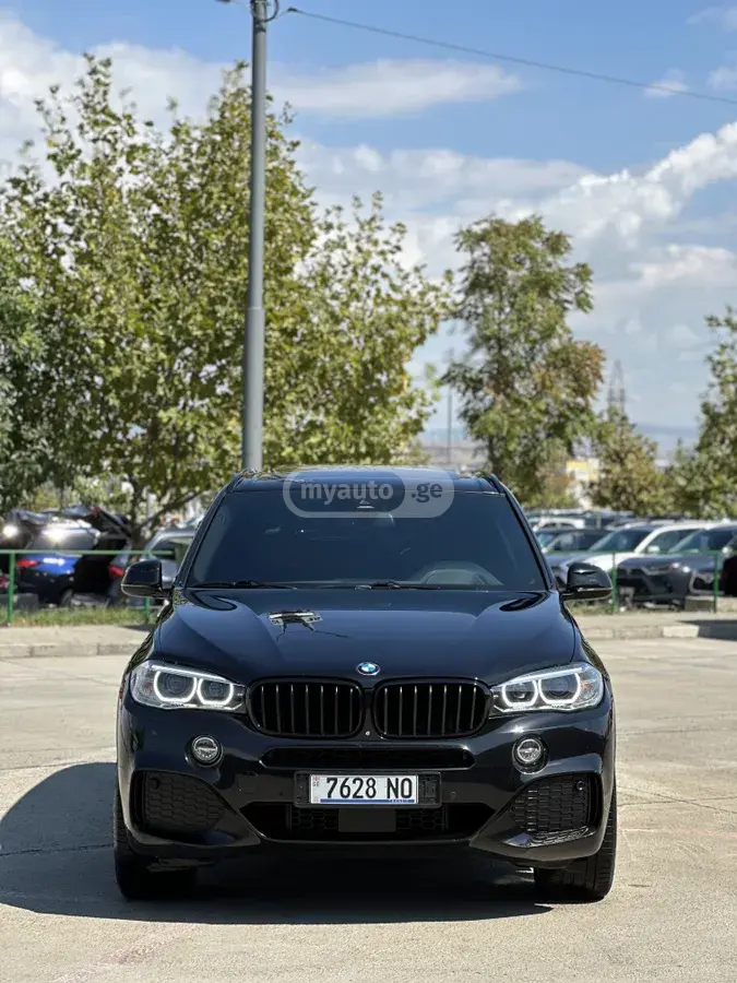 BMW X5 2017 — photo 2