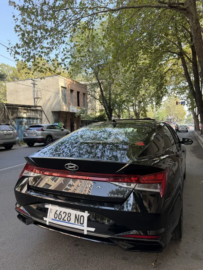 Hyundai Elantra 2021 — photo 2