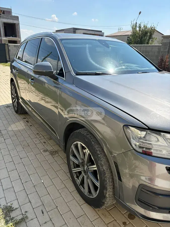 Audi Q7 2015 — photo 2