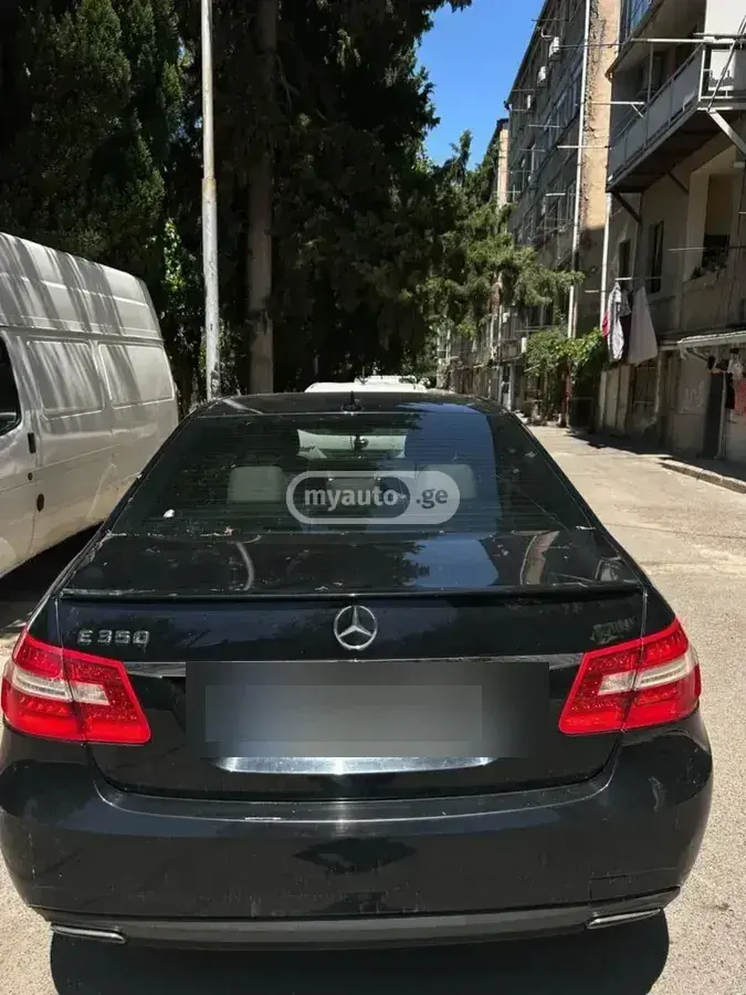Mercedes-Benz E 350 2011 — photo 2