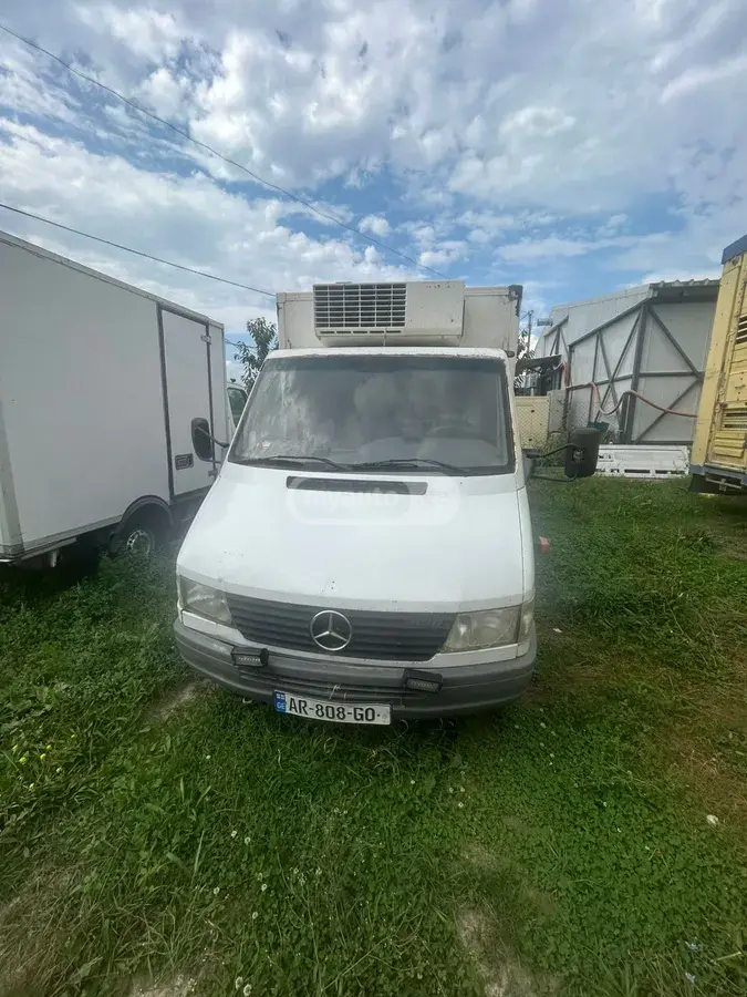 Mercedes-Benz Sprinter