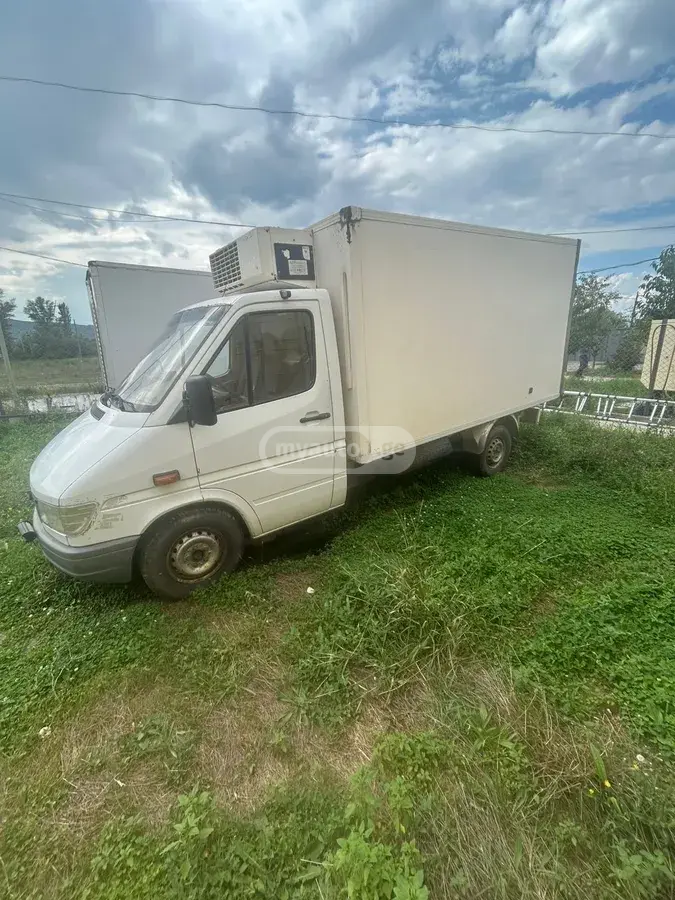 Mercedes-Benz Sprinter 1999 — photo 2