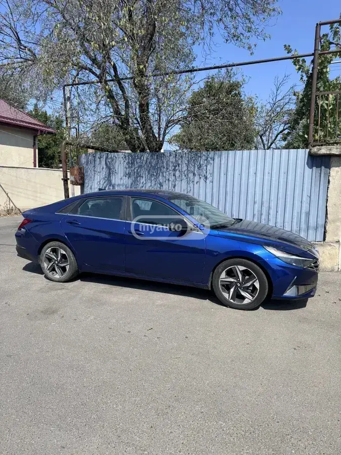 Hyundai Elantra 2022 — photo 2