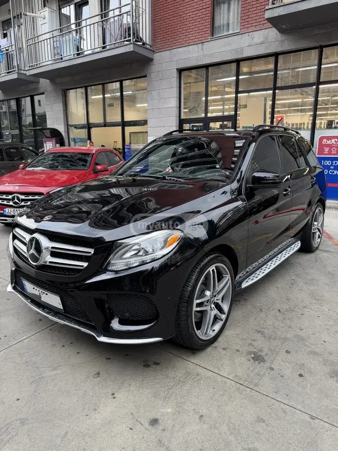 Mercedes-Benz GLE 43 AMG 2018 — photo 2