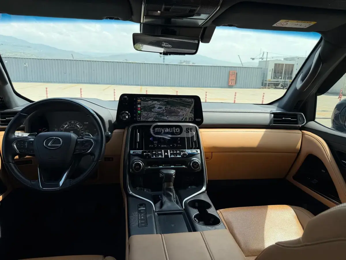 Lexus LX 500 2024 — photo 2