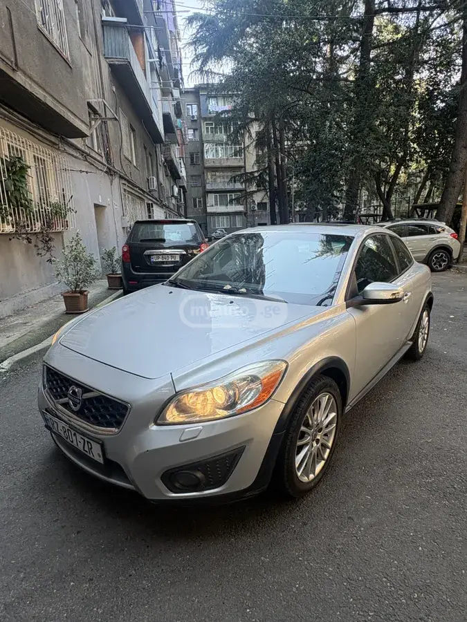 Volvo C30 2010 — photo 2