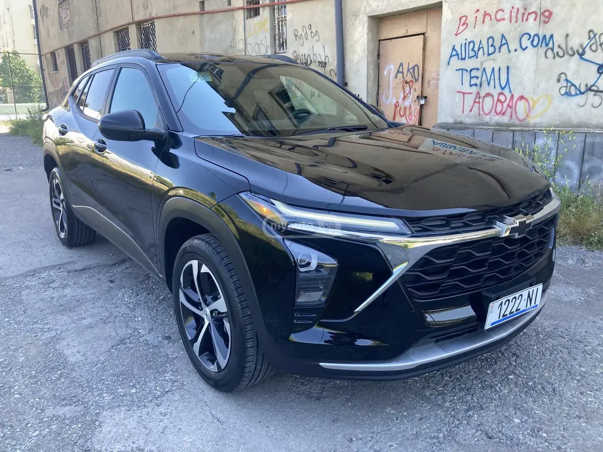 Chevrolet Trax 2023 — photo 2