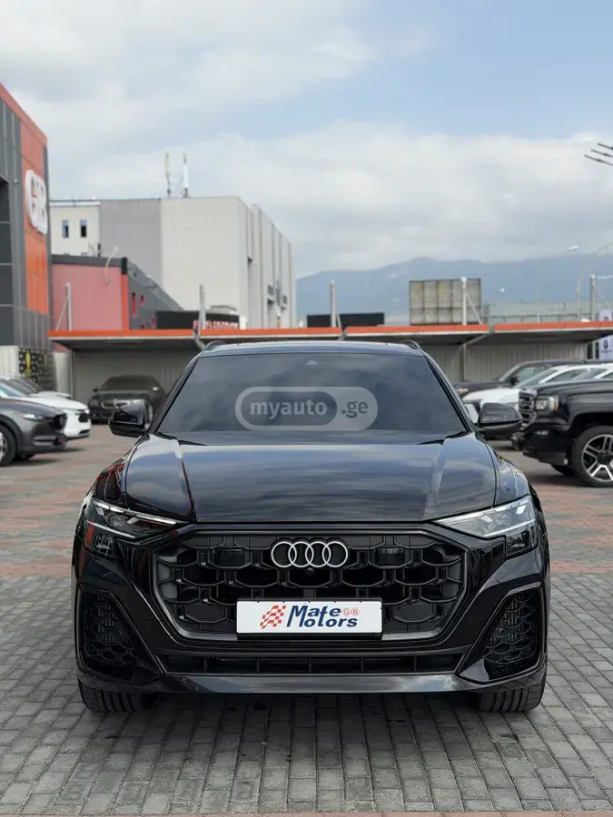 Audi Q8