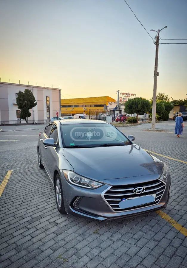 Hyundai Elantra