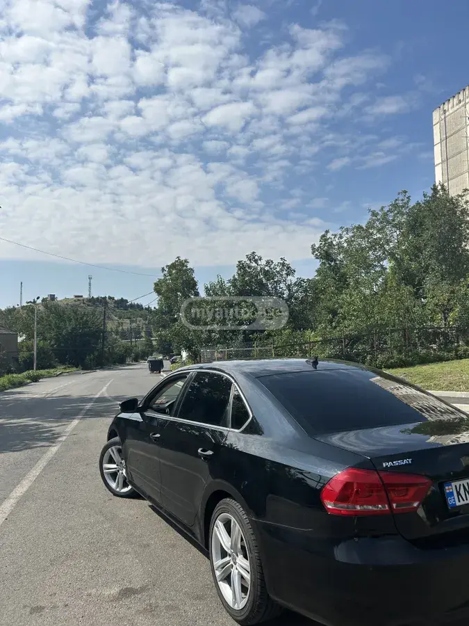 Volkswagen Passat 2015 — photo 2