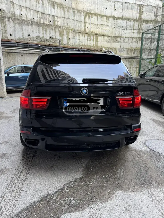 BMW X5 2013 — photo 2