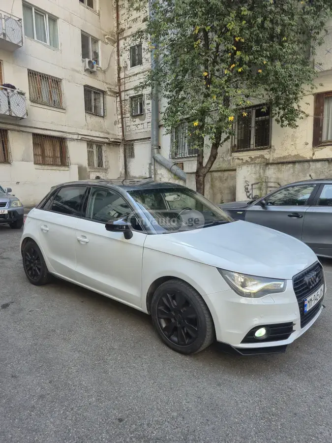 Audi A1 2012 — photo 2