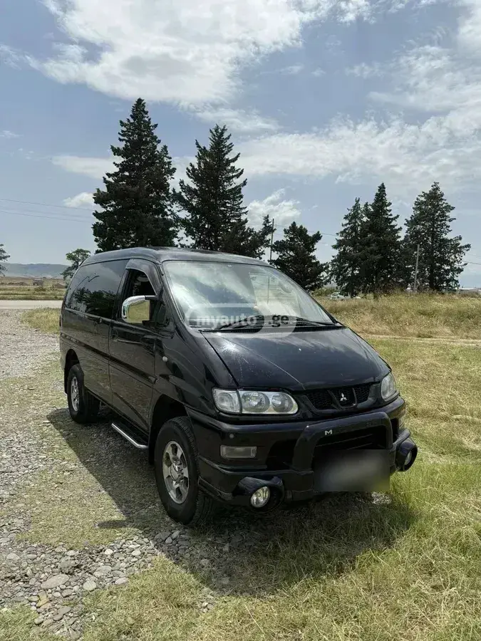 Mitsubishi Delica 2005 — photo 2