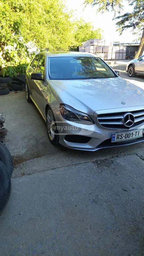 Mercedes-Benz E 350 2013 — photo 2