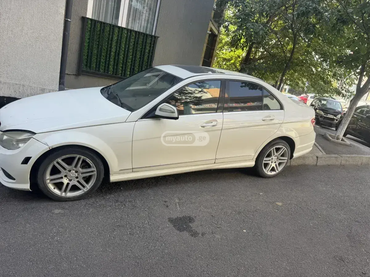 Mercedes-Benz 300 2008 — photo 2