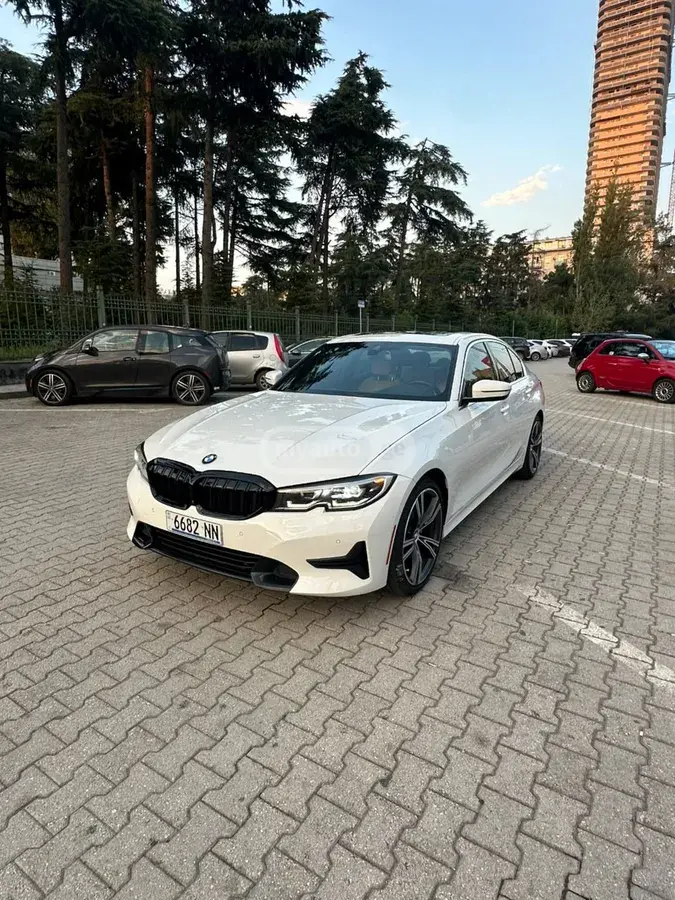 BMW 330